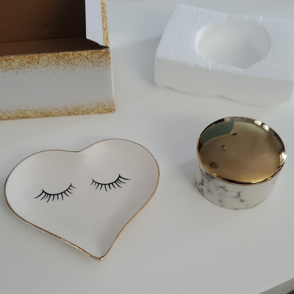 Kevia jewelry storage tray and jar NIB